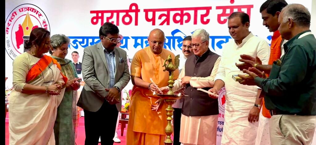सर्व जिल्ह्यांत पत्रकार भवनासाठी जागा देणार – बावनकुळे
