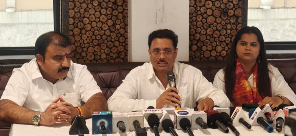 मनपा सभेचे लाईव्ह प्रक्षेपण करा, अन्यथा न्यायालयात दाद मागू – ॲड. असीम सरोदे