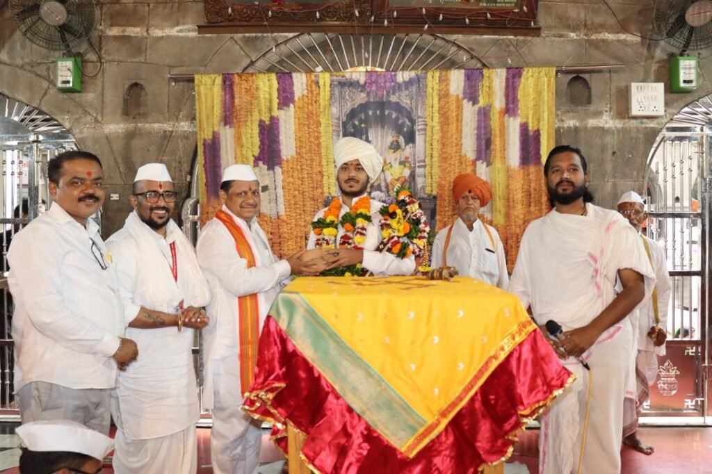 अलंकापुरीत आषाढ वारी पालखी सोहळा हरिनाम सप्ताह; धार्मिक ज्ञानयज्ञ पर्वणीस उत्साहात प्रारंभ