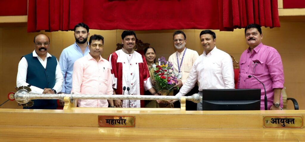 महापालिका सभेत मनोज सेठिया यांचा सत्कार